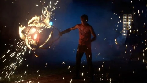 Fire Show. Guy Twists Great Fireball. Lviv 2018.08.04. Stock-Footage 109506996