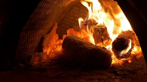 Fire - thick logs burning in a pizza/bread oven Stock-Footage 113065838