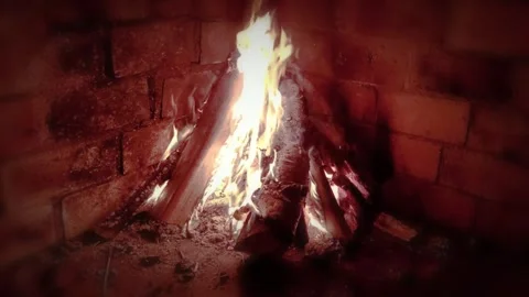 Fire travelling in Stock Footage 251583555