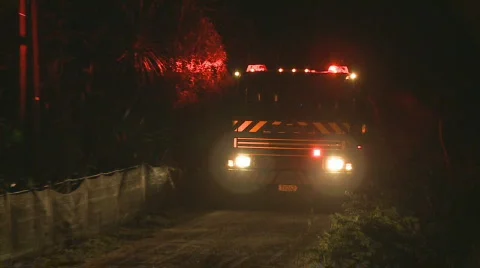 Fire truck arrival at fire Stock Footage 862576