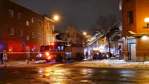 Fire vehicle on-scene of structure fire Video stock 101993083