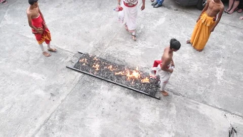 Fire walking show in Sri Lanka 스톡 동영상 173507125