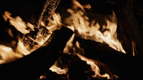 Fire with wood  Vídeo Stock 112892016