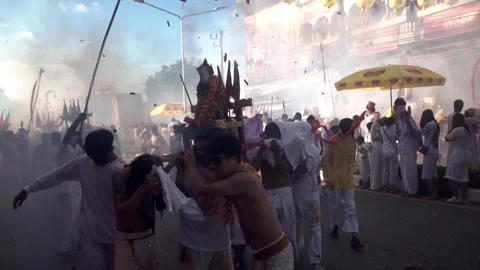 Firecracker explosions during the Phuket vegetarian festival. Vídeos de archivo 262017591
