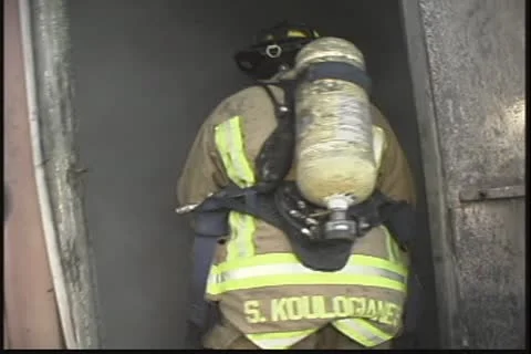 Firefighter intry in smoke Video stock 10895031