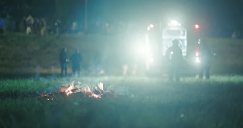 Firefighters approaching bonfire in Zagreb Video stock 334649699