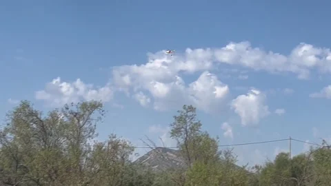 Firefighting crews tackle two fronts of Castellón wildfire in Catí and Tírig, Tí Video stock 341822830