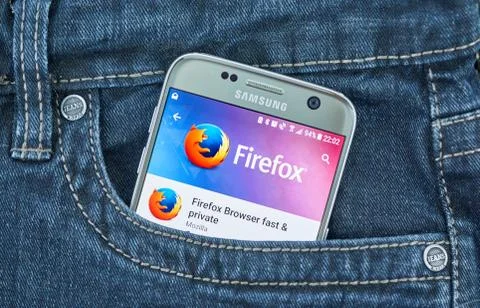 Firefox mobile application on screen of Samsung 库存照片