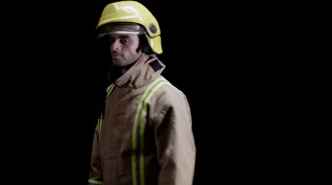 Fireman on black background Vídeo Stock 32721025