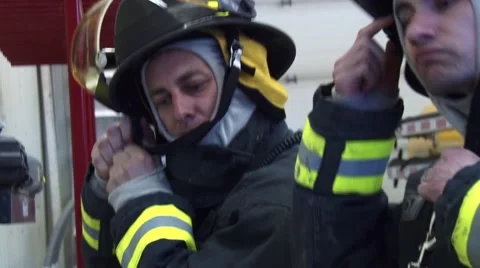 Firemen Dress quickly Vidéo 50225848