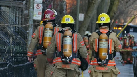 Firemen heading to intervention Stock Footage 138530812