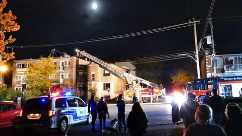 Firemen on-scene of structure fire Stockbeeldmateriaal 120162874