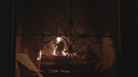 Fireplace Burning Center  Видео 124940741
