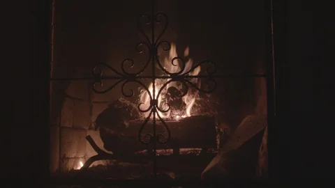 Fireplace Burning Center  Видео 124946154