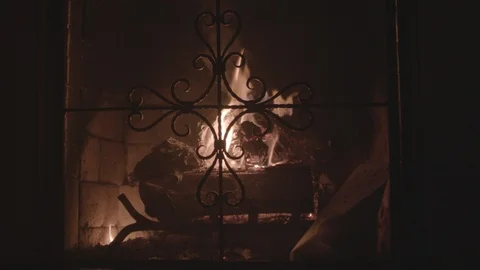 Fireplace Burning Center  Видео 124946166