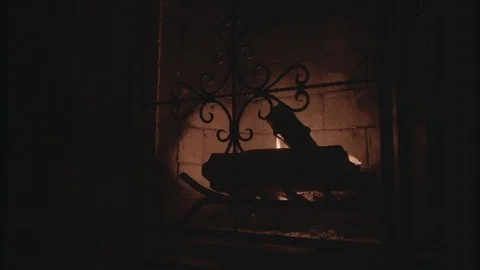 Fireplace Burning  Видео 125071234