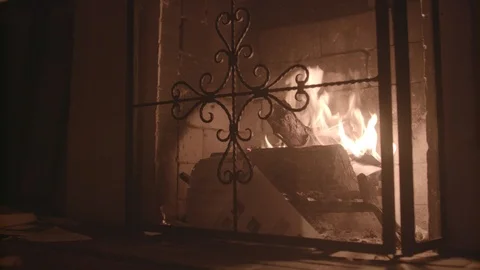 Fireplace Burning  Видео 125077037