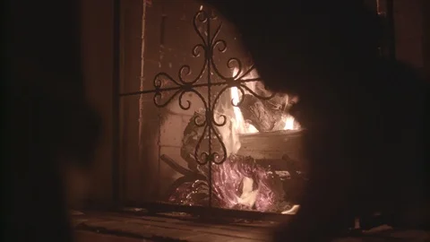 Fireplace Burning  Видео 125078734