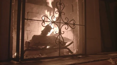 Fireplace Burning  Видео 125132043