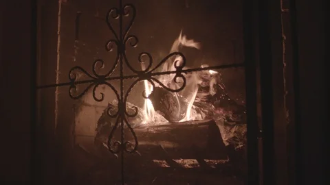 Fireplace Burning  Видео 125135746