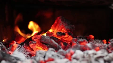 Fireplace in garden Vídeos de archivo 55670406