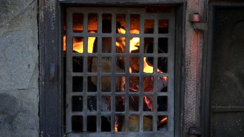 Fireplace in old stove. HD 스톡 동영상 104059443