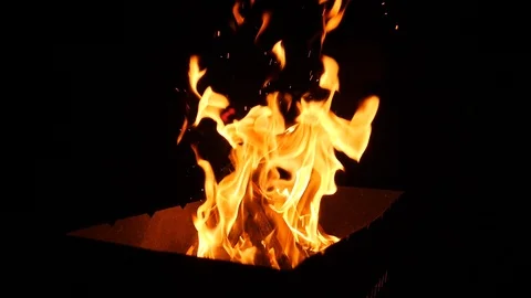 Fireplace, real. Slow Motion. Stockbeeldmateriaal 89991633