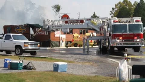 Firetruck at building fire Video stock 8919187