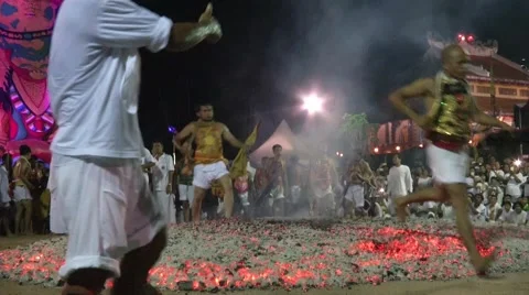 Firewalking Slowly Vidéo 58091136