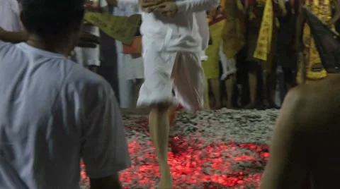 Firewalking with Statue Video stock 58091395