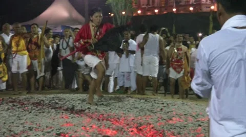 Firewalking Woman 스톡 동영상 58091518