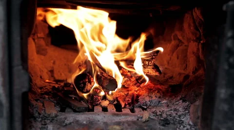Firewood burning in the oven Video stock 50395741