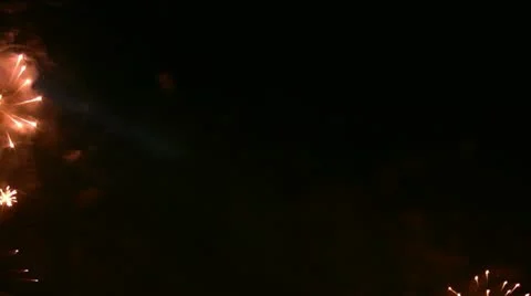 Firework exploding in the sky. Video stock 12424533