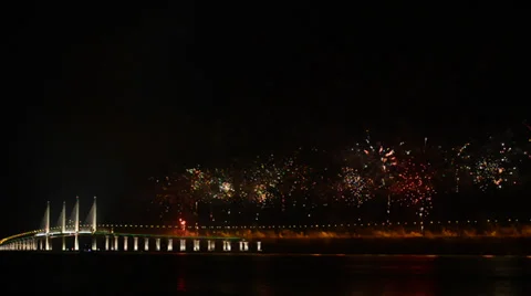Firework show during the opening ceremony of Penang Second Bridge 库存影片 35776782