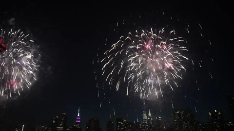 Fireworks - 4th of July (Version 1) 動画素材 157420548