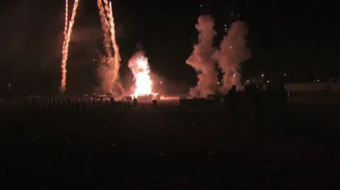 Fireworks being fired then exploding 6 Stockbeeldmateriaal 19111467