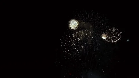 Fireworks display in night sky Video stock 140776178