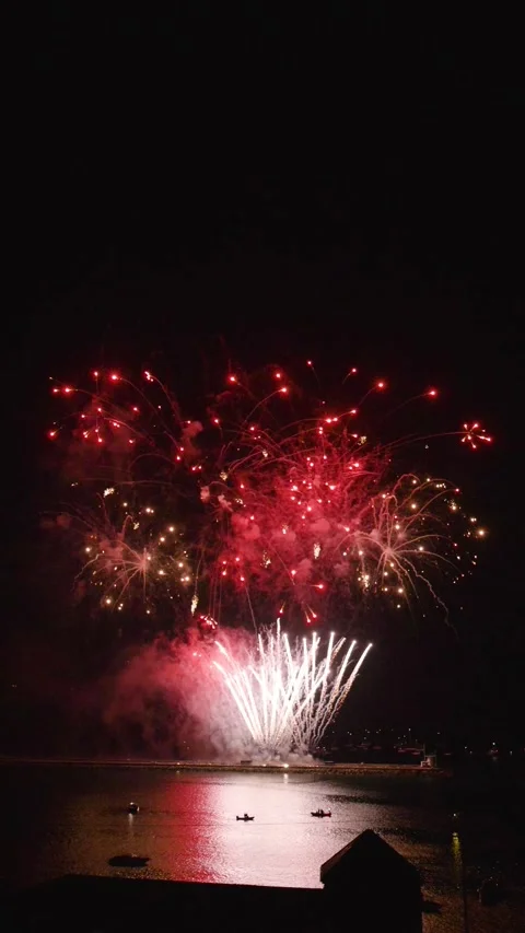 Fireworks Display in Slow motion Vertical footage, Plymouth, Devon, England Video stock 282182212