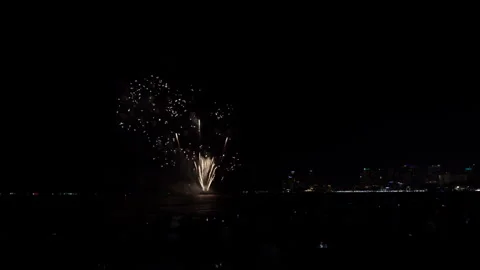 Fireworks Exploding Over Pattaya Shoreline At Night Wide Shot Stockbeeldmateriaal 340182800