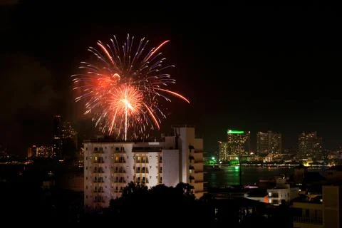 Fireworks exploding at pattaya city Foto stock
