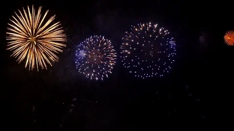 The fireworks in the night sky Video stock 82920324