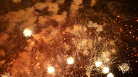 The fireworks in the night sky Video stock 86270637