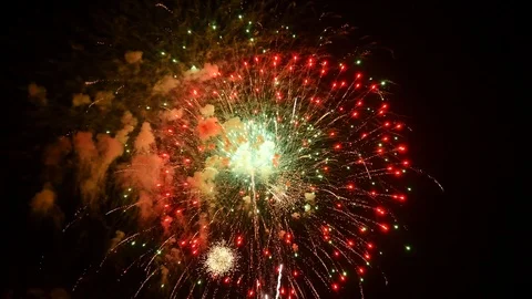 The fireworks in the night sky Vídeos de archivo 88020289