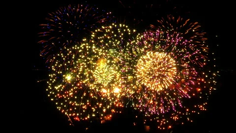 Fireworks in the night sky Stock-Footage 132808975