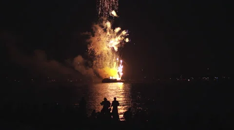 Fireworks_barge_July_4th_1 스톡 동영상 40647344