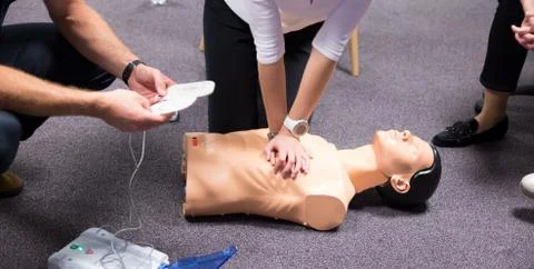First Aid Training. Defibrillator CPR Practice Foto stock