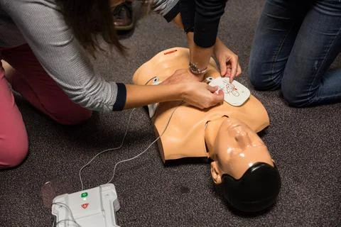 First Aid Training. Defibrillator CPR Practice First aid cardiopulmonary r... Foto stock