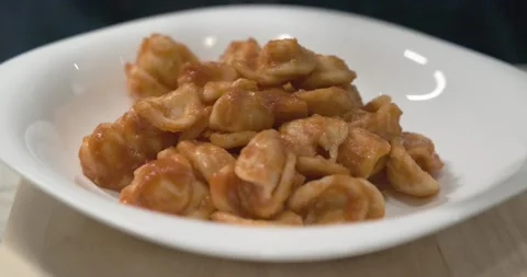 First course of orecchiette with sauce, a typical Apulian dish Video stock 162808160