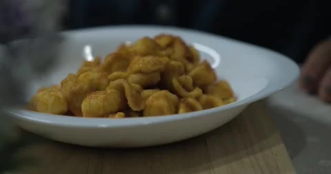 First course of orecchiette with sauce, a typical Apulian dish Video stock 162819034