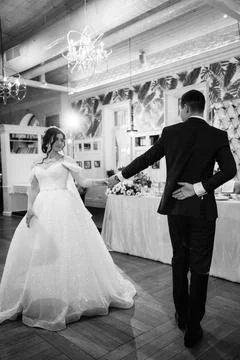The first dance of the bride and groom a restaurant Stock Photos